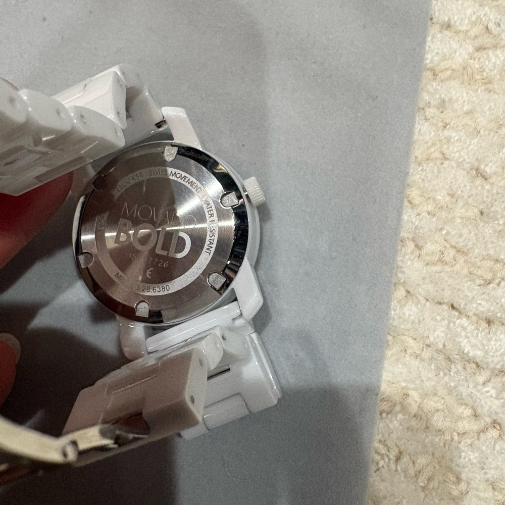 Like-new Movado Bold Evolution women’s ceramic watch. Worn twice looks new! - Picture 6 of 12